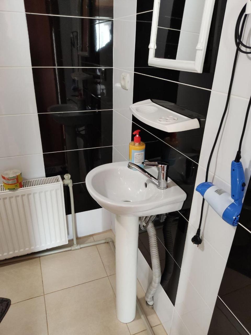 V Ulyanu Hotel Jaremtsje Buitenkant foto