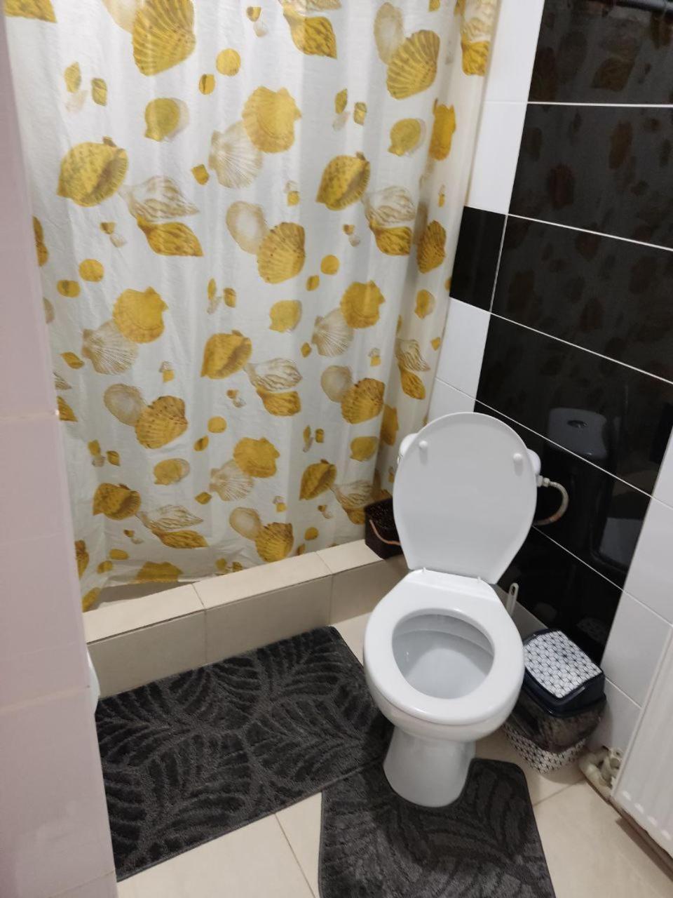 V Ulyanu Hotel Jaremtsje Buitenkant foto
