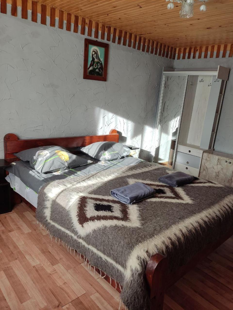 V Ulyanu Hotel Jaremtsje Buitenkant foto